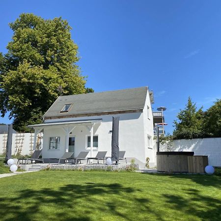 Villa Jenny - Ferienappartement 1 Mit Meerblick Засниц Экстерьер фото