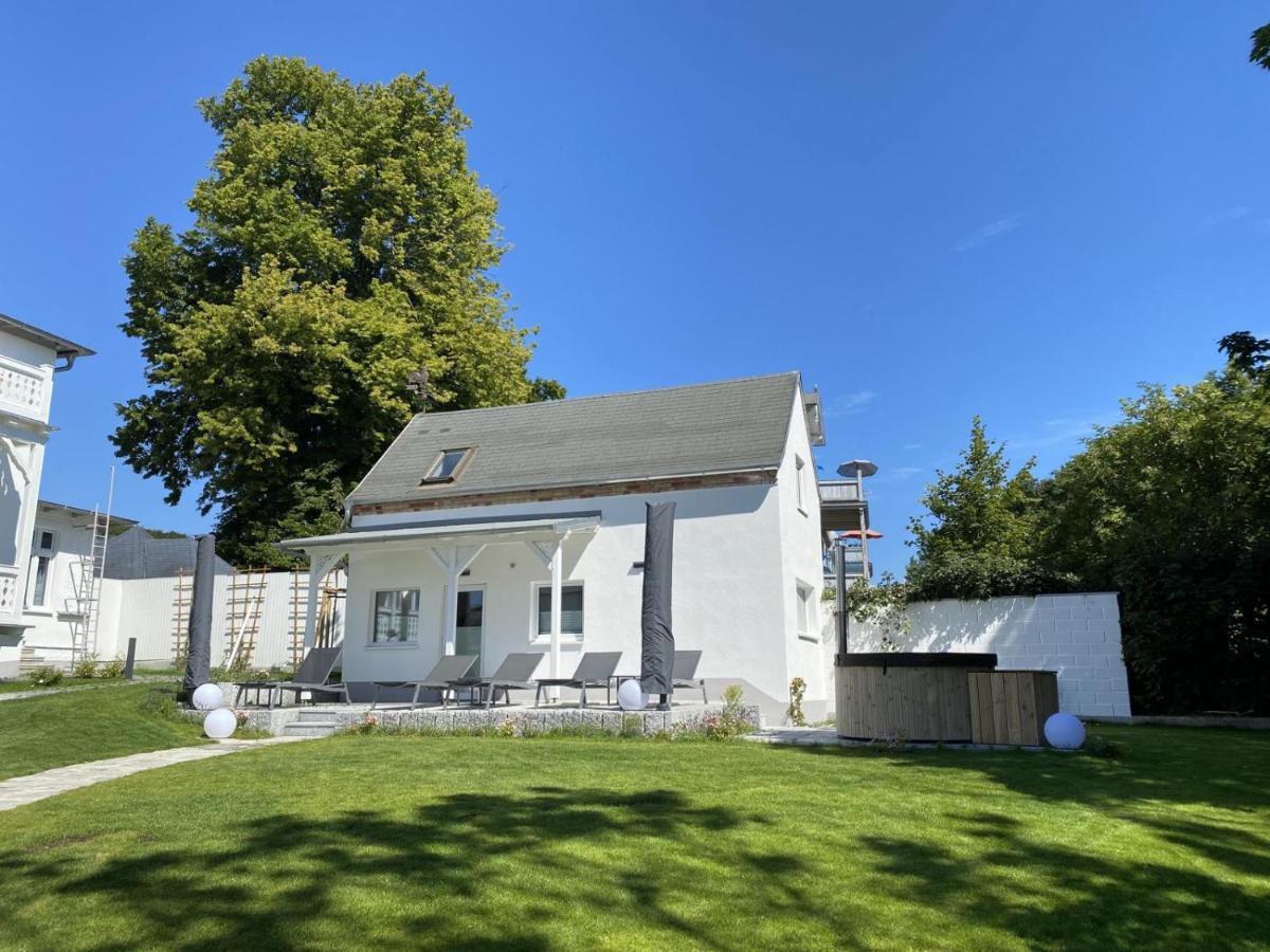 Villa Jenny - Ferienappartement 1 Mit Meerblick Засниц Экстерьер фото